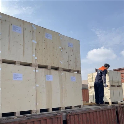 200 mažų šaldymo įrenginių rinkiniai eksportui